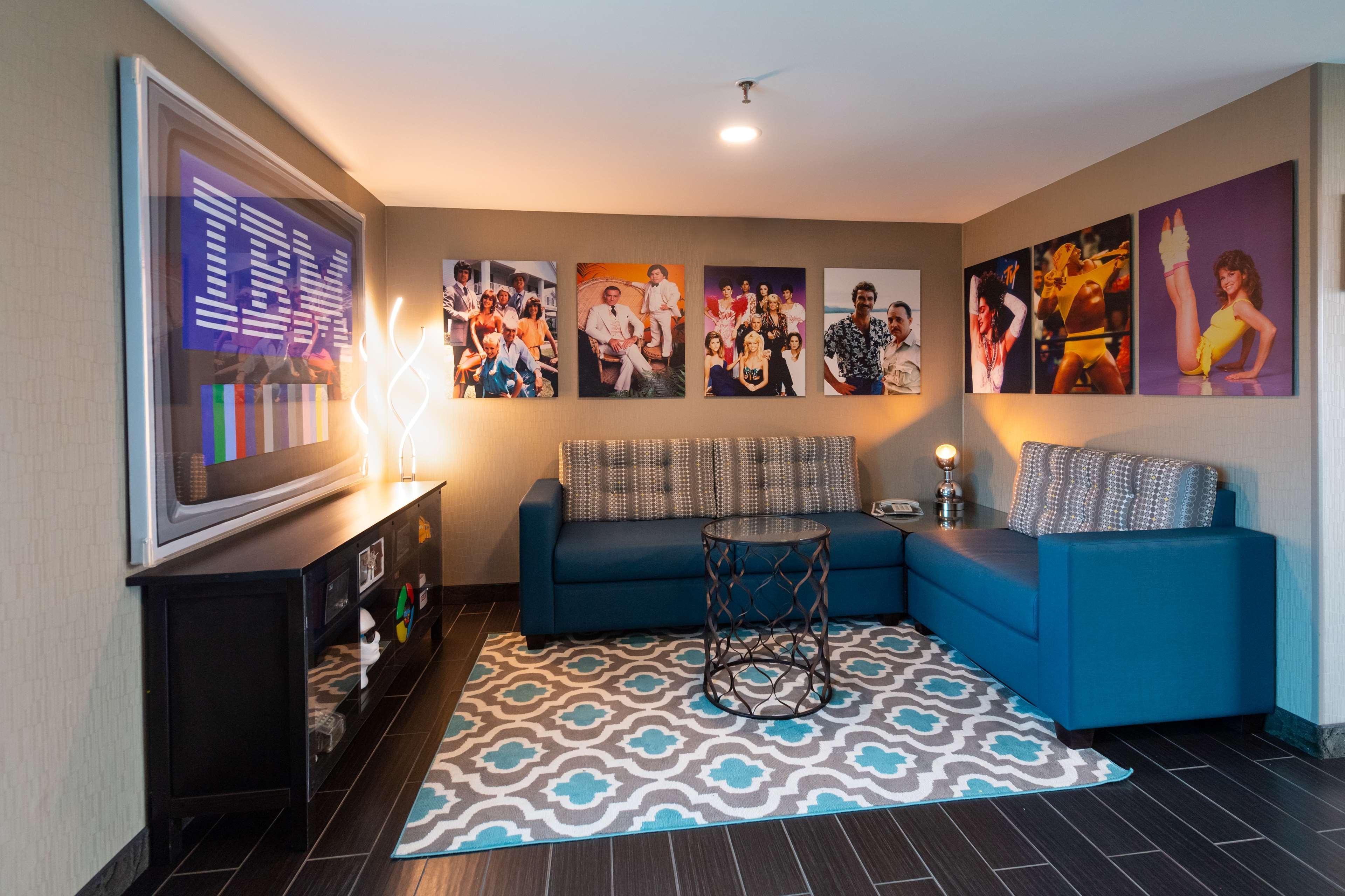 The Verve Boston Natick, Tapestry Collection By Hilton Esterno foto