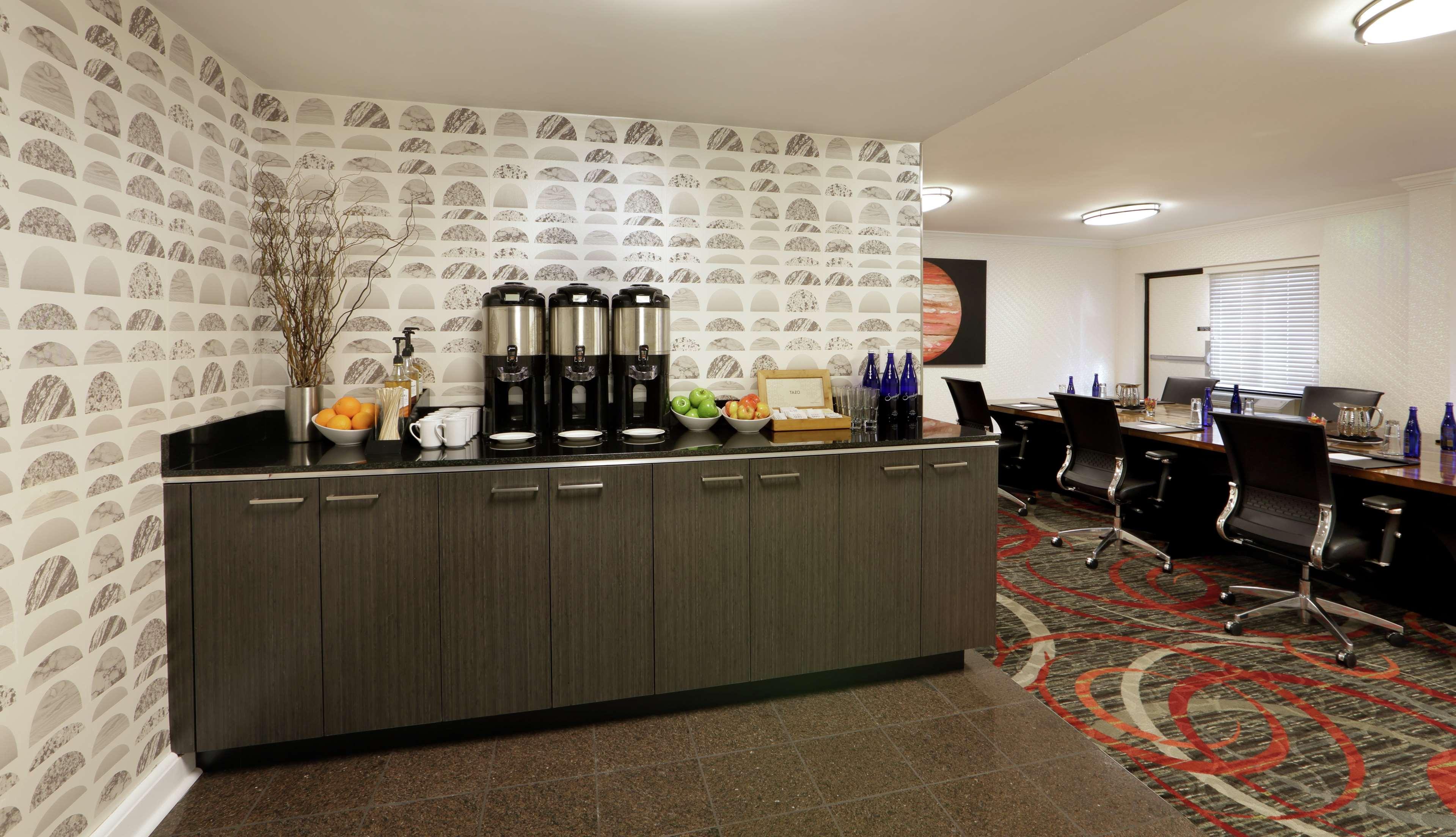 The Verve Boston Natick, Tapestry Collection By Hilton Esterno foto