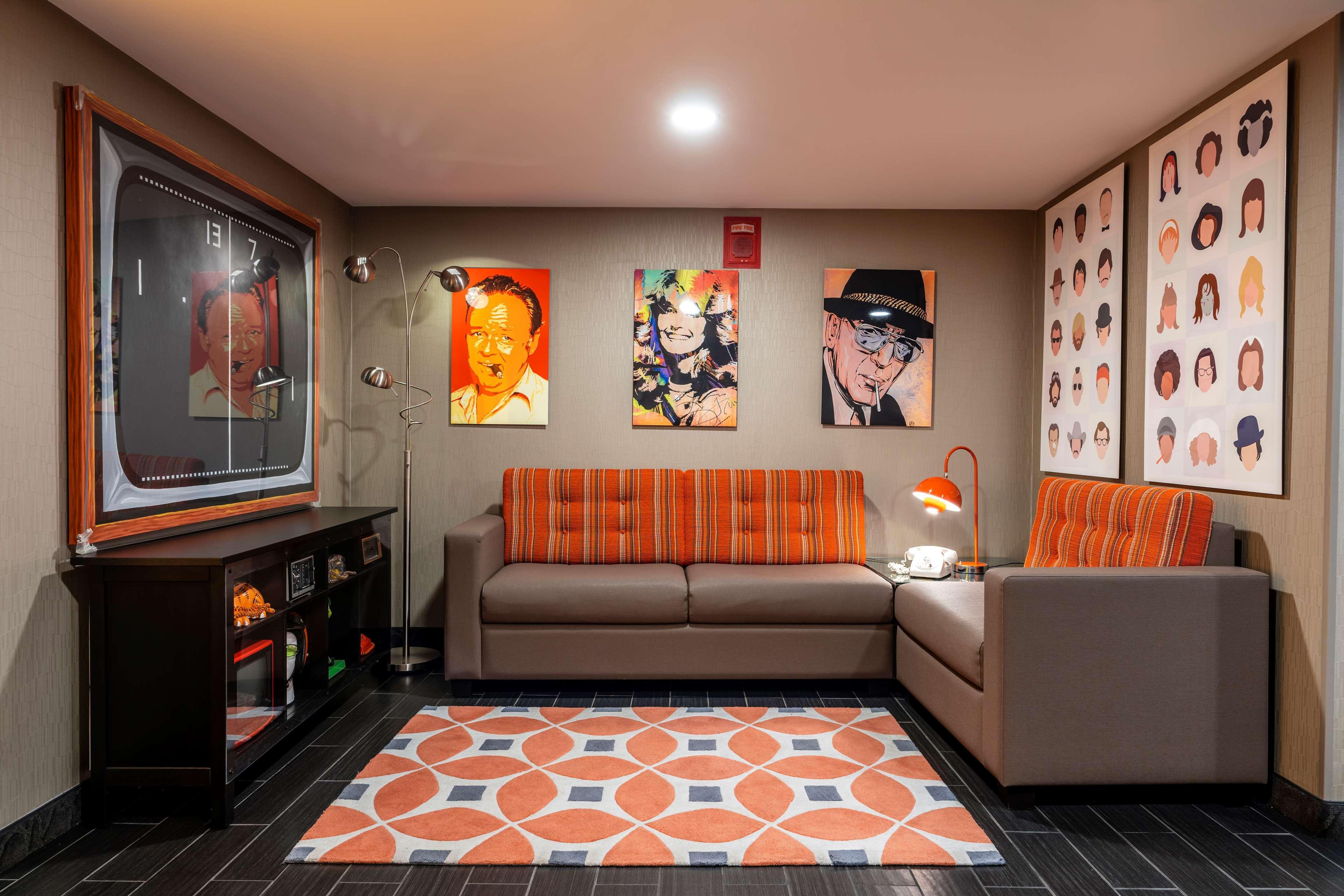 The Verve Boston Natick, Tapestry Collection By Hilton Esterno foto