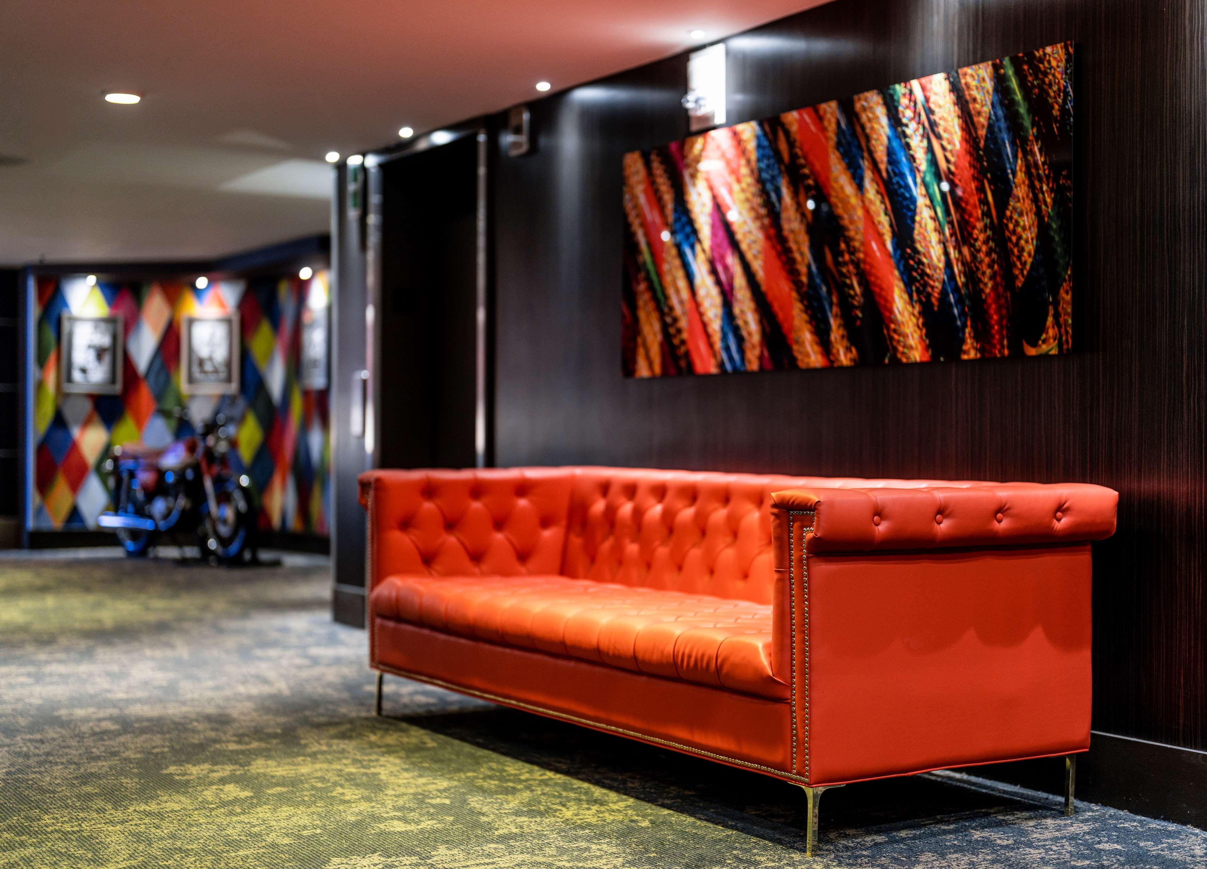 The Verve Boston Natick, Tapestry Collection By Hilton Esterno foto