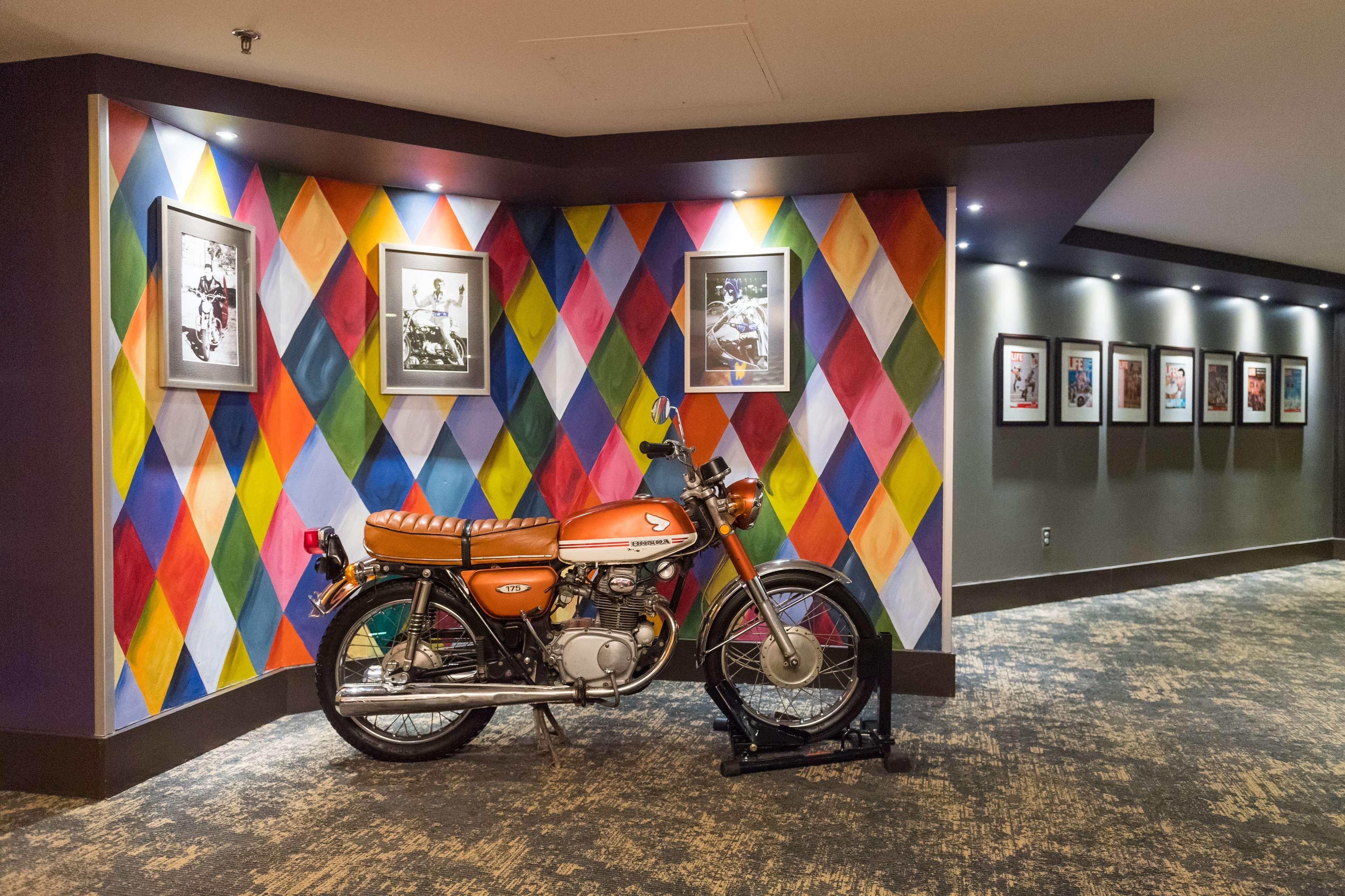 The Verve Boston Natick, Tapestry Collection By Hilton Esterno foto