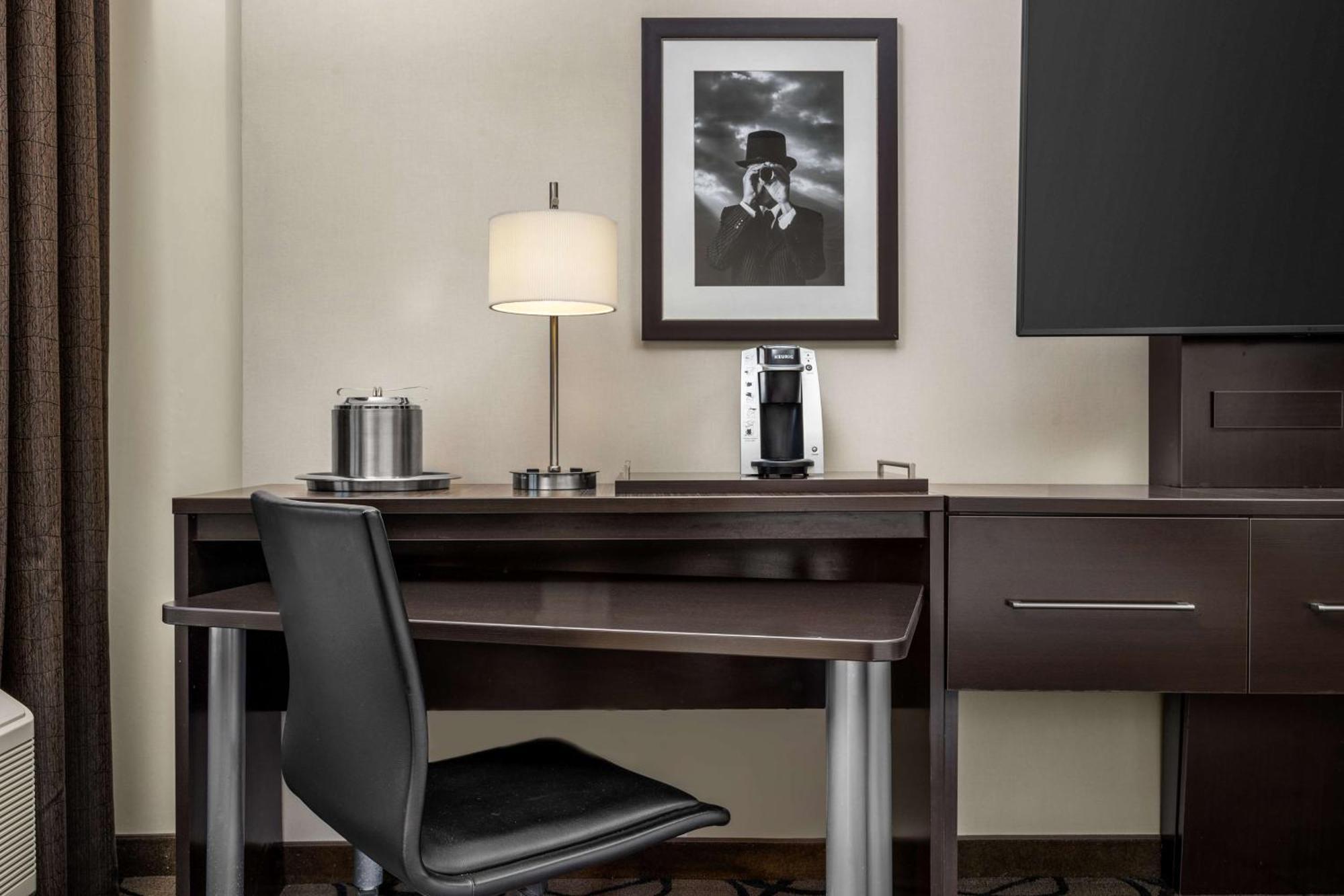The Verve Boston Natick, Tapestry Collection By Hilton Esterno foto